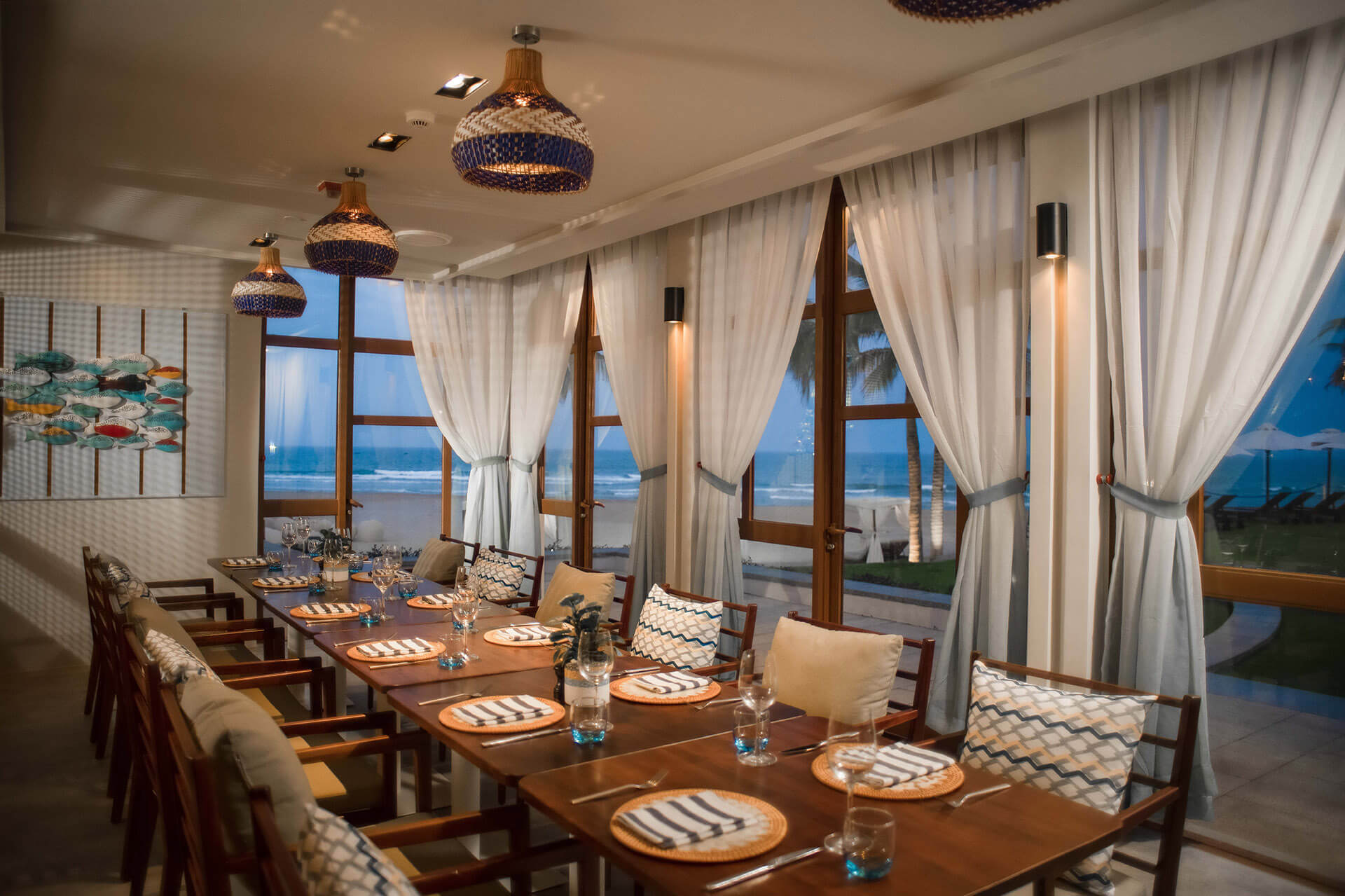 Vive-Oceane-Beach-Club-Restaurant-hyatt-rengency-danang-resort-and-spa-danang-fantasticity-5-truong-sa-hoa-hai-ward-danang-city-vietnam