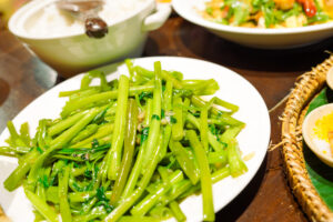ダナン名物！空心菜炒めの作り方＆おすすめレストラン3選