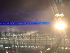 【2025年最新】ベトナム国内線→国際線の乗り継ぎ完全ガイド（ダナン→ホーチミン→日本）