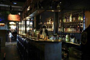 ダナンで日本の居酒屋体験！「Mangetsu 満月」で味わう焼酎とおつまみの夜