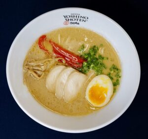 【麺屋 芳野商店（Menya Yoshino Shoten）】牛骨白湯が自慢の本格日本ラーメン｜ベトナム・ダナンのオススメレストラン